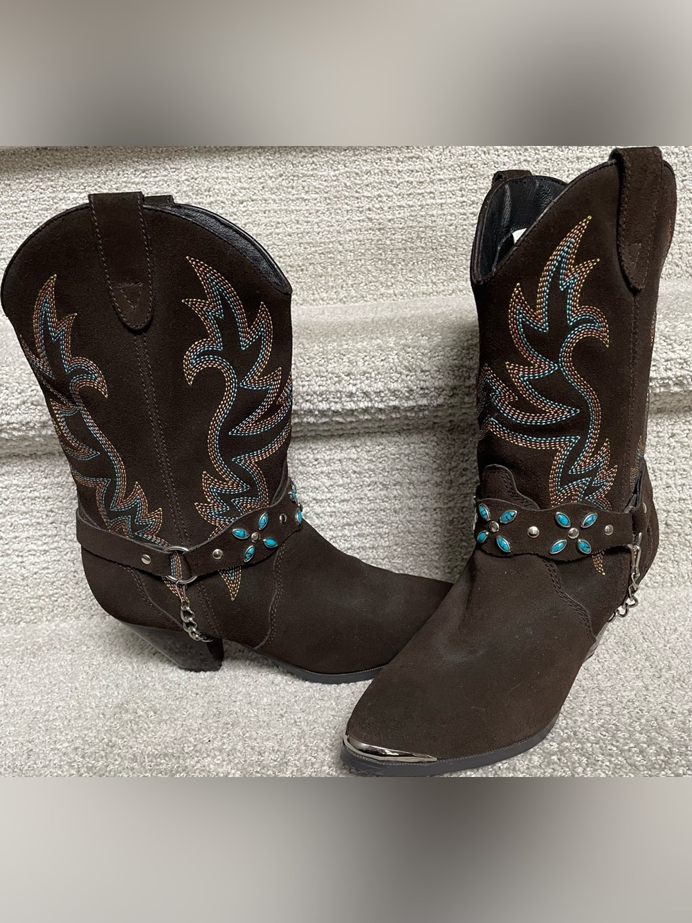 Dingo Brown Leather Upper Stitching Chain Faux Turquoise Silver Embellishments